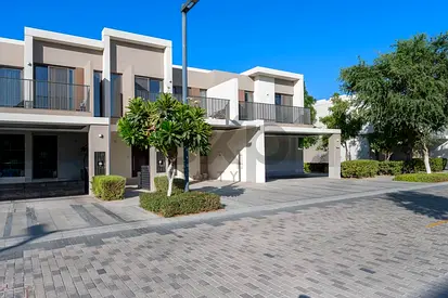 Modern 3 Bedroom Townhouse | Internal Unit | Elan