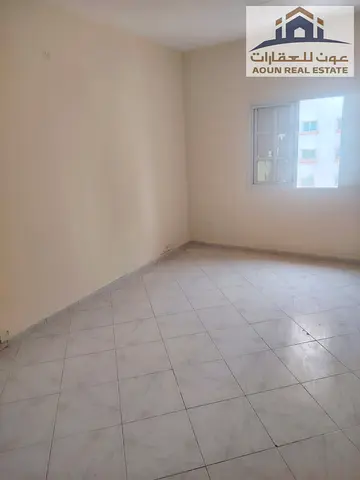 شقة غرفة وصالة في المجرة | إطلالة بحرية مميزة مع بلكونة | 30,000 درهم على 4 أو 5 دفعات