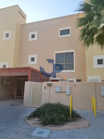 Spacious 3BR Villa | With Balcony | Ready To Move