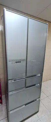 Hitachi big Modern Refrigerator for sale