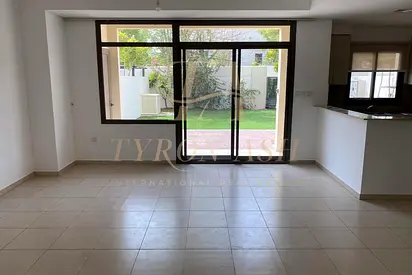POOL VIEW | SPACIOUS FAMILY HOME | CLOSE TO AMENITIES