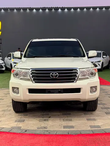 صورة 2 لـ 2010 Toyota LAND CRUISER