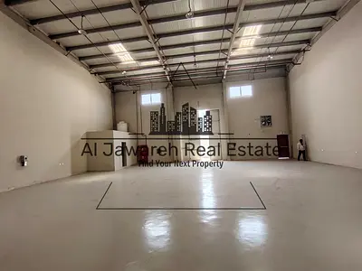 للايجار السنوي مستودع مميز يناسب جميع الانشطه الصناعيه والتجاريه في اماره ام القيوين
