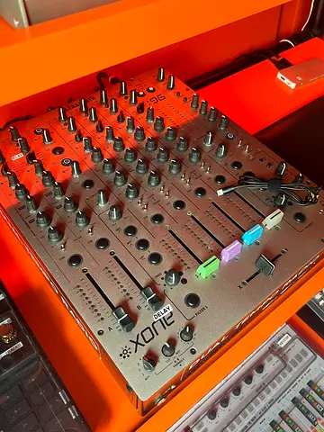 Xone 96 Mixer Allen and Heath + decksaver