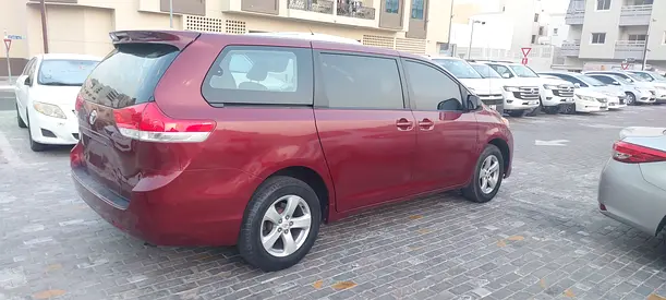 صورة 5 لـ 2011 Toyota SIENNA