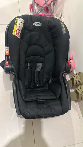 Graco infant car seat - black, used good condition