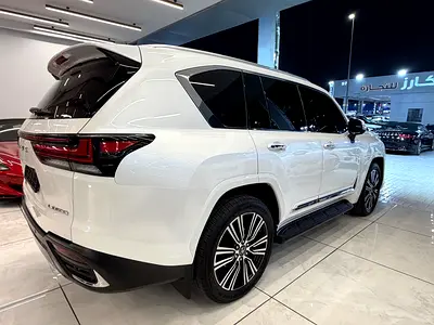 صورة 6 لـ 2025 Lexus LX-SERIES