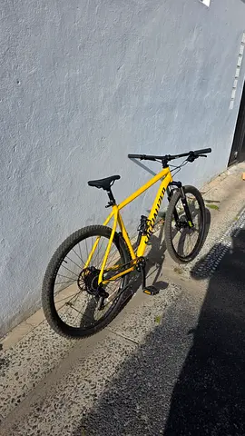 Almost New Specialized Rockhopper XXL