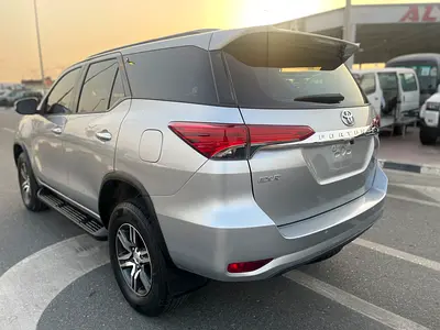 2016 Toyota FORTUNER 缩略图 5