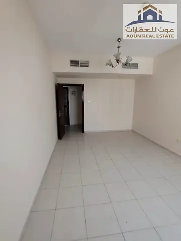 المجاز 3 غرفة وصالة للإيجار مع بلكونة وباركن وخزائن حائط، مساحة واسعة ومريحة، موقع مميز قريب من الخدمات، الإيجار 40 ألف، 4 شيكات فقط