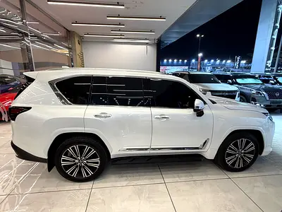 صورة 5 لـ 2025 Lexus LX-SERIES
