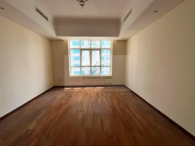 🌊🏡 للإيجار السنوي | غرفة وصالة بإطلالة بحرية – الخان، الشارقة ✨ 🔥 إطلالة بحرية رائعة | غرفة ماستر | جاهزة للسكن | باركن مجاني 📍 الموقع: الخان – ال
