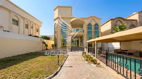 The most beautiful villa in Al Sharqan, Sharjah, with a private swimming pool and outdoor garden, co