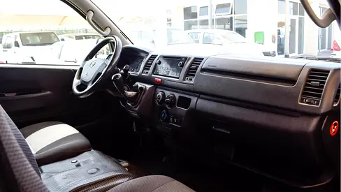 2015 Toyota HIACE 照片 4