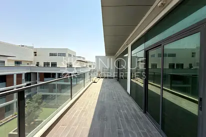 Vacant | Premium Living | Spacious Layout
