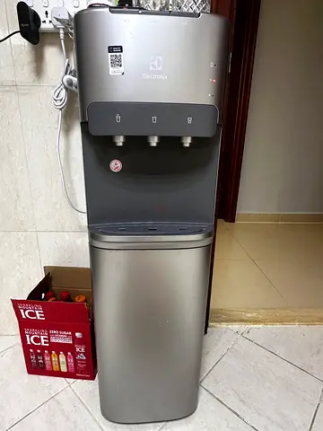 Electrolux freestanding water dispenser - silver, dispenser with hot/cold taps