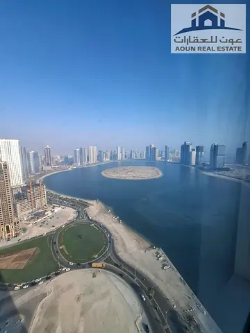 شقة للايجار السنوي فالتعاون بمسحات ممتازة قريبة من جميع الخدمات مع باركن داخل البناية كل هذا بارخص سعر فالشارقة