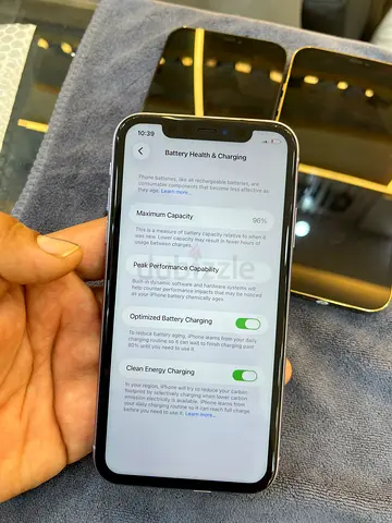 iPhone 11 used Good condition battery 90plus Delivery free