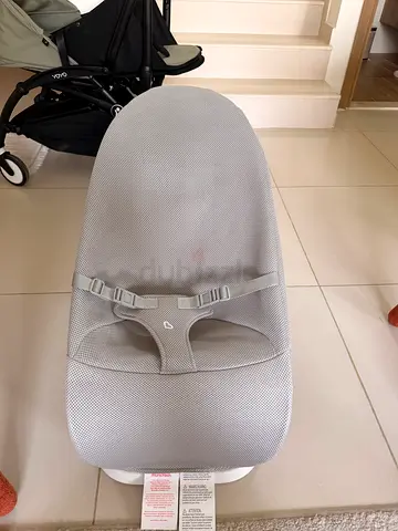 Baby bouncer / rocker seat with safety harness - light grey