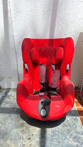 Red convertible infant toddler car seat — used, good condition