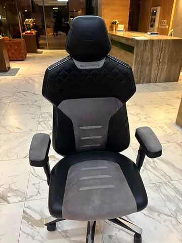 Backforce one plus gaming chair