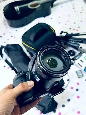 Nikon Coolpix P900 (83x Zoom) – Like New + Full Accessory Bundle