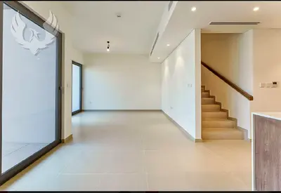Internal | Vacant | Landscaped