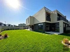 4BR Villa | The Pulse Beachfront 2 | Private Garden