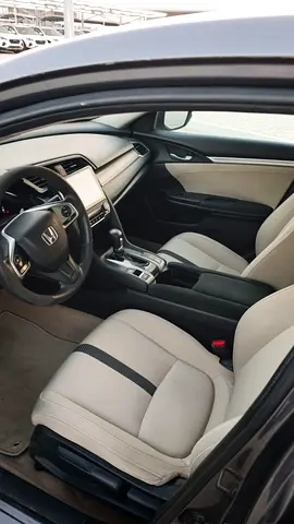 صورة 14 لـ 2016 Honda CIVIC
