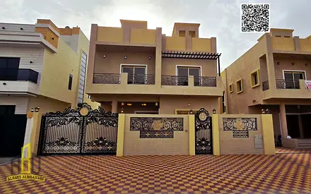فيلا فخمه ومميزة للبيع مقابل حديقه وكافه الخدمات والمرافق العامه تملك حر لكافه الجنسيات