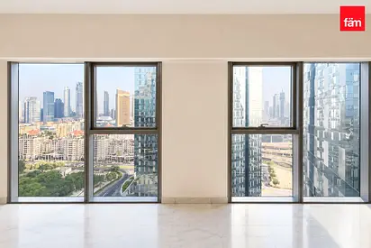 READY TO MOVE | SPACIOUS AND BRIGHT
