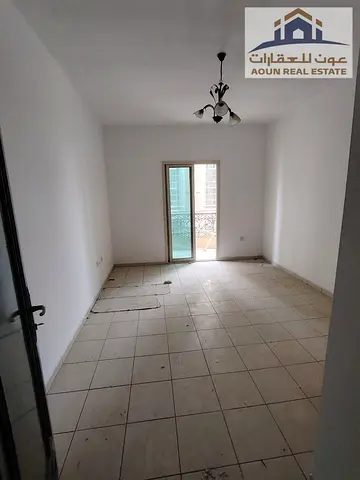 🔥 شقة عائلية أنيقة ومميزة مع بلكونة للإيجار في موقع استراتيجي بمنطقة التعاون! تتميز هذه الشقة بتوزيع عملي يضمن الخصوصية والراحة للعائلة، مع وجود بلك