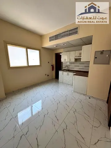 فرصة رائعة! استديو مميز (تاني ساكن) للإيجار السنوي في القليعة ✨ احصل على استديو مريح وفي حالة ممتازة بموقع حيوي وقريب من جميع الخدمات والمرافق الأساس