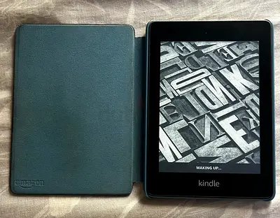 Amazon Kindle Paperwhite 10th Generation + Original Amazon Cover