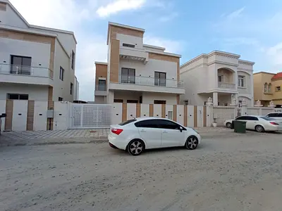 فيلا فسيحة في الياسمين | 5 غرف | مجلس وصالة | روف | تصميم عائلي مميز