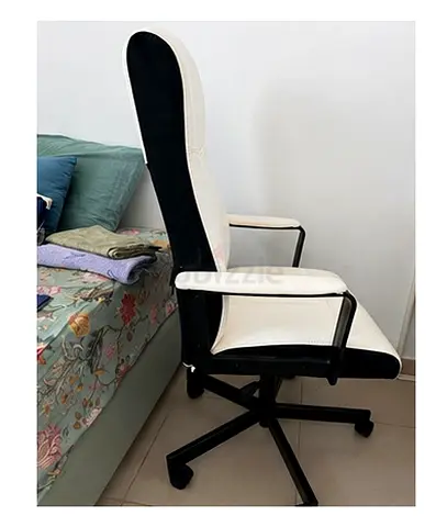 White and black ergonomic office swivel chair - good condition