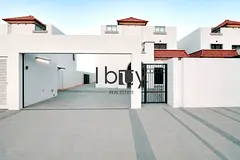 1 Payemnt | Single Row | Close to Amenities