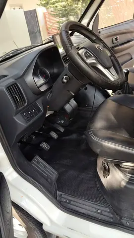 Victory 9 Seater Passenger Van Standard, миниатюра 6