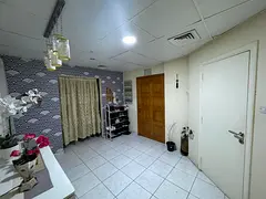 BedSpace Male & Female Available In Luxury Apartment