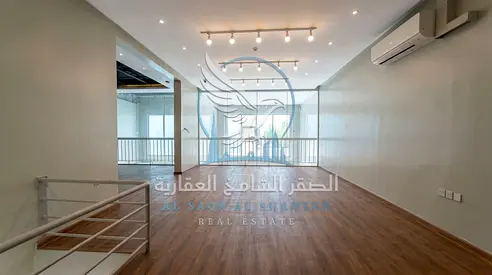 محلات الصناعيه 13 الشارقه | موقع استراتيجي مميز وحيوي | شارع رئيسي | مساحه واسعه | تصميم عصري | ميزانين | مناسب لاي نشاط | تسهيلات دفعات | بدون رسوم |