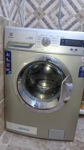 Electrolux 8kg Washing Machine - Excellent Condition - Al Maqamغسالة إلكترولوكس 8 كيلو بحالة ممتازة