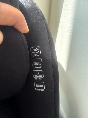Maxi-Cosi 360 rotating infant/toddler car seat - good condition