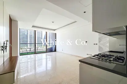 Prime location | Vacant | Luxury living