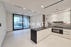 Luxury 1BR | Burj View | Jacuzzi Balcony