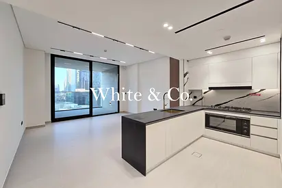 Luxury 1BR | Burj View | Jacuzzi Balcony
