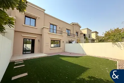 Single Row | Backing Pool & Park | Vacant