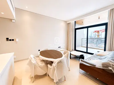 LUXURY LIVING | BIG LAYOUT | PRIME LOCATION