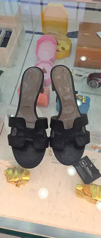 Black Women's Slip-On Sandals - Size Noted (Pre-owned)