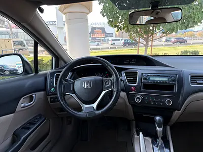 صورة 10 لـ 2013 Honda CIVIC