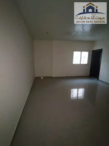 استديو مميز للإيجار في الخان بمطبخ منفصل وباركن خاص، موقع رائع ومساحة مريحة، مناسب للعائلات، 33 ألف درهم سنوياً على 4 شيكات فقط